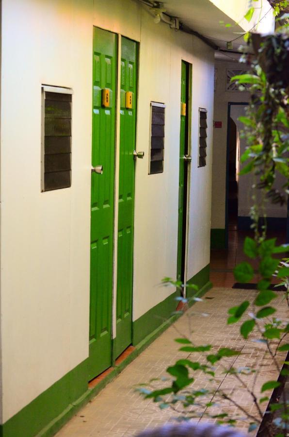 Hostal El Rio León Exterior foto